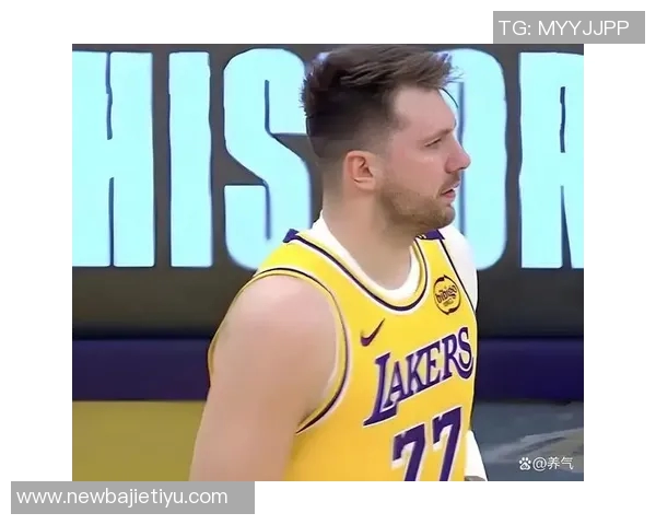 东契奇盛赞詹姆斯融入球队能力强调他多才多艺无人能挡 东契奇盛赞詹姆斯融入球队能力强调他多才多艺无人能挡