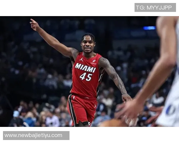 追梦式表现戴维恩米切尔31分钟贡献8分8板12助助球队奋战到底