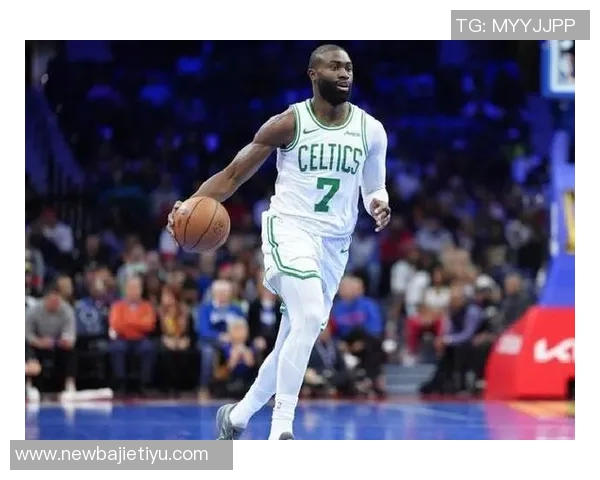 生涯年杰伦布朗21场达成赛季600分100板100助创队史最快纪录 生涯年杰伦布朗21场达成赛季600分100板100助创队史最快纪录